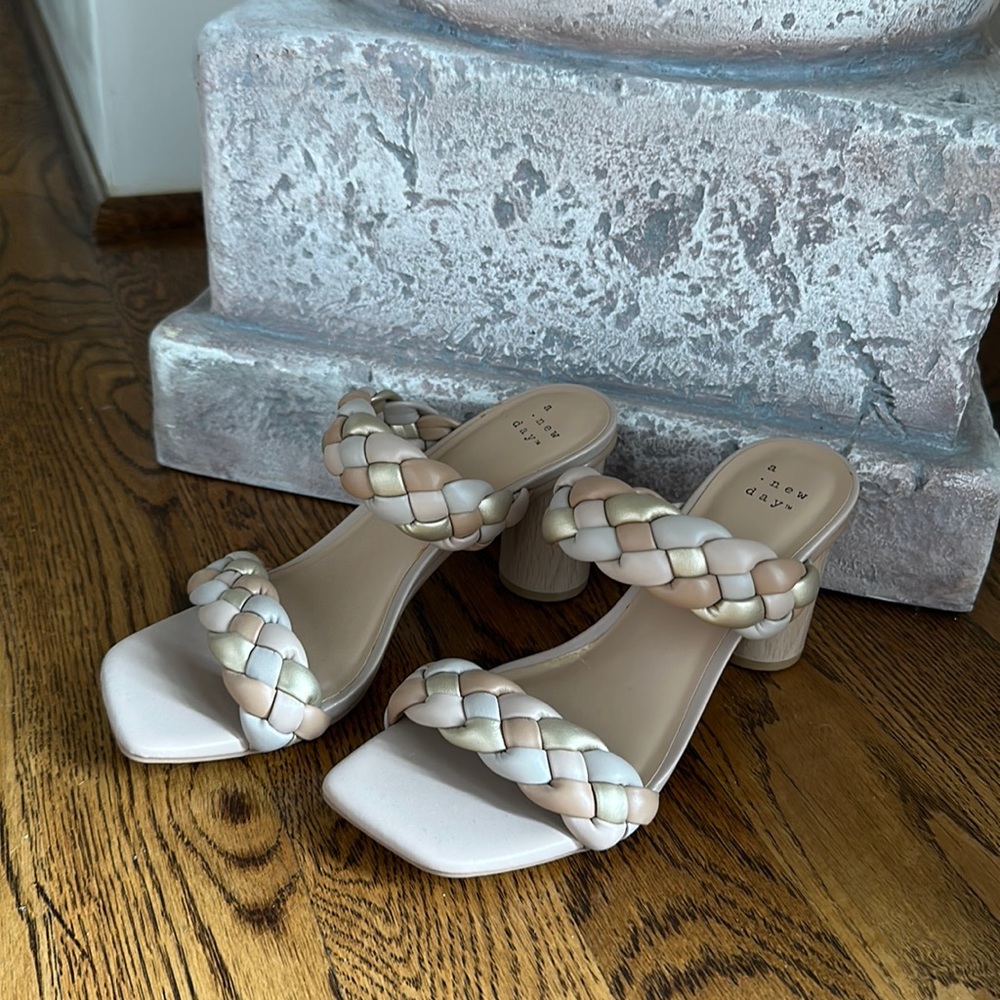 New Metallic Braided Sandals SZ 6.5